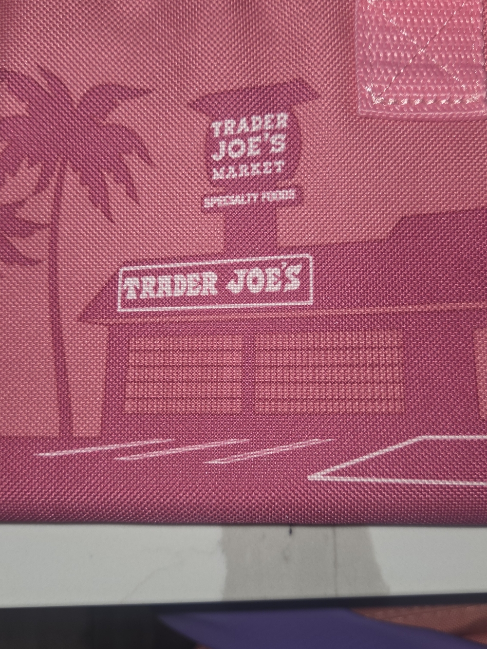 2025 Trader Joe's Mini Insulated Cooler Tote Bag - Pink New With Tag - Picture 2 of 6